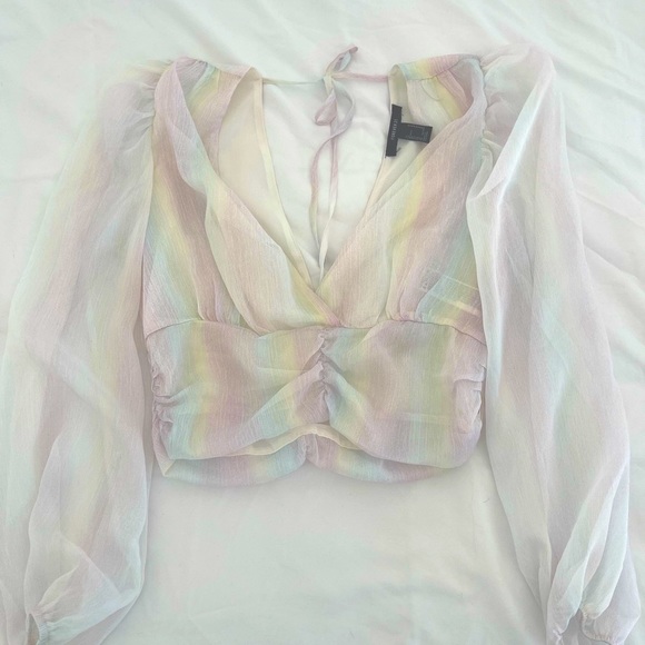 Sheet sleeved crop top. White with subtle touch of rainbow/irredentist glint. - Picture 1 of 6